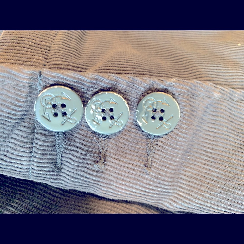 Vintage Volcom dark gray corduroy jacket. Size XL in used but good condition.